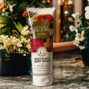 Bath & Body Works Brightest Bloom Body Wash - Red and Green